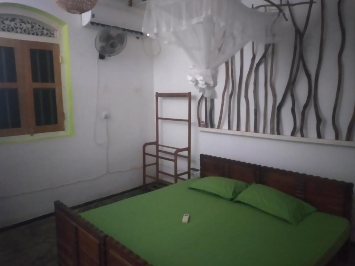 Villa Lagoonedge ヒッカドゥワ エクステリア 写真